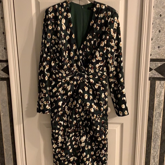 Badgley Mischka Collection V-Neck Sheath Dress - Picture 5 of 12